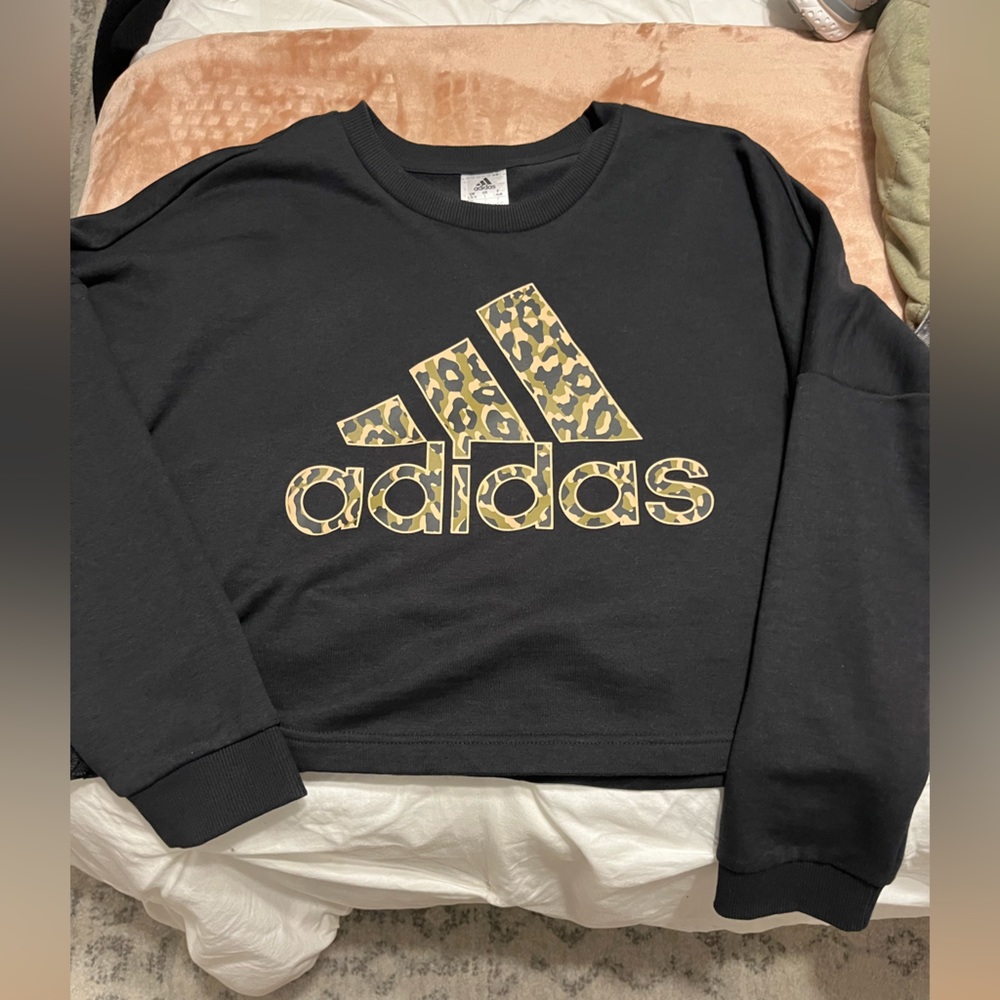 Adidas crewneck leopard